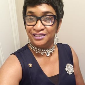 Meet your Posher, Debra